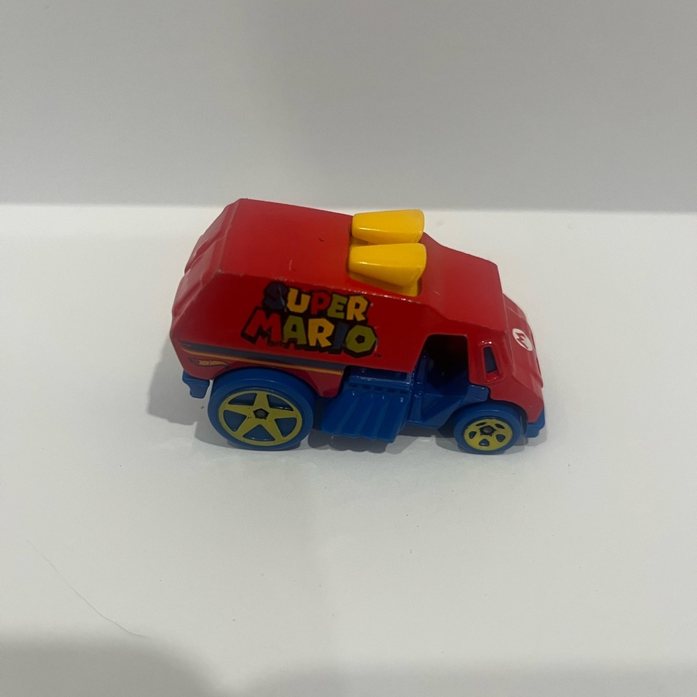 Super Mario and Luigi Action Figures - Picture 6 of 9